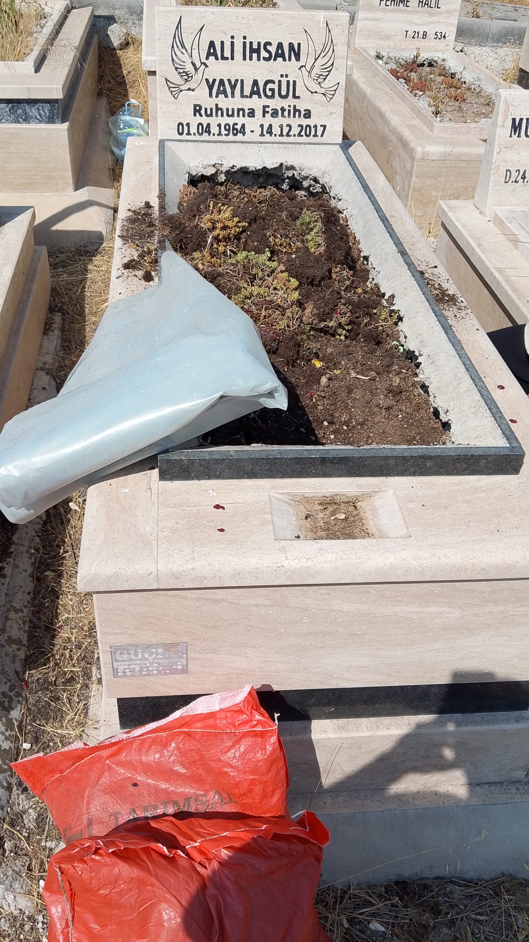 ay-mezar-bakim-hizmetleri-0 (12) ay-mezar-bakim-hizmetleri-0 (12)