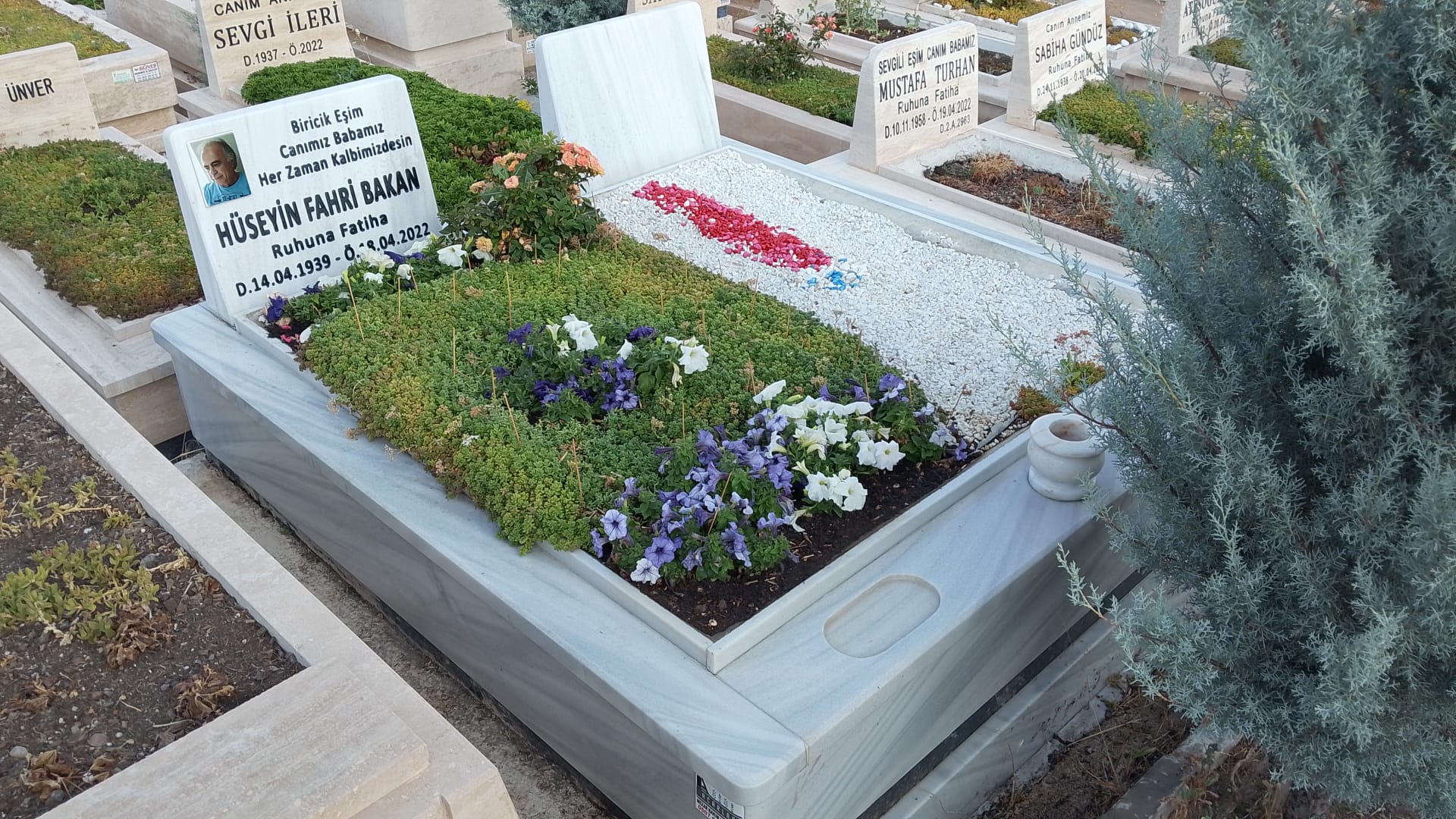 ay-mezar-bakim-hizmetleri-00 (1) ay-mezar-bakim-hizmetleri-00 (1)